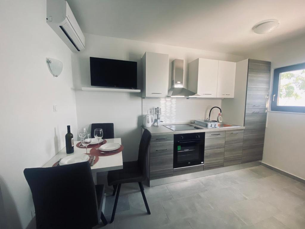Apartmani Mila Starigrad Paklenica Exteriér fotografie