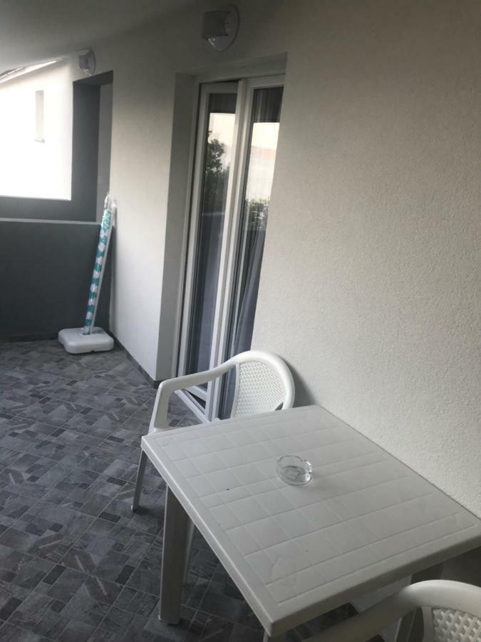 Apartmani Mila Starigrad Paklenica Exteriér fotografie